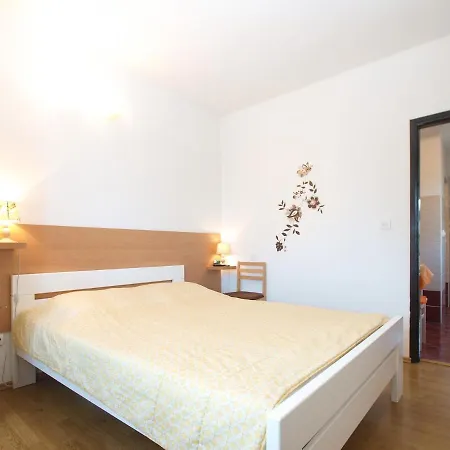 1969 Appartement Ližnjan